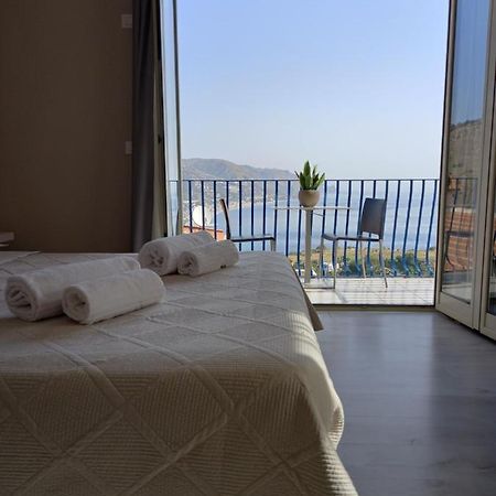 Athena Charming Rooms Таорміна Екстер'єр фото