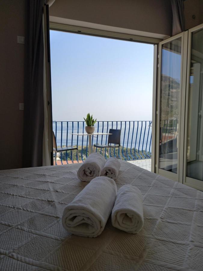 Athena Charming Rooms Таорміна Екстер'єр фото