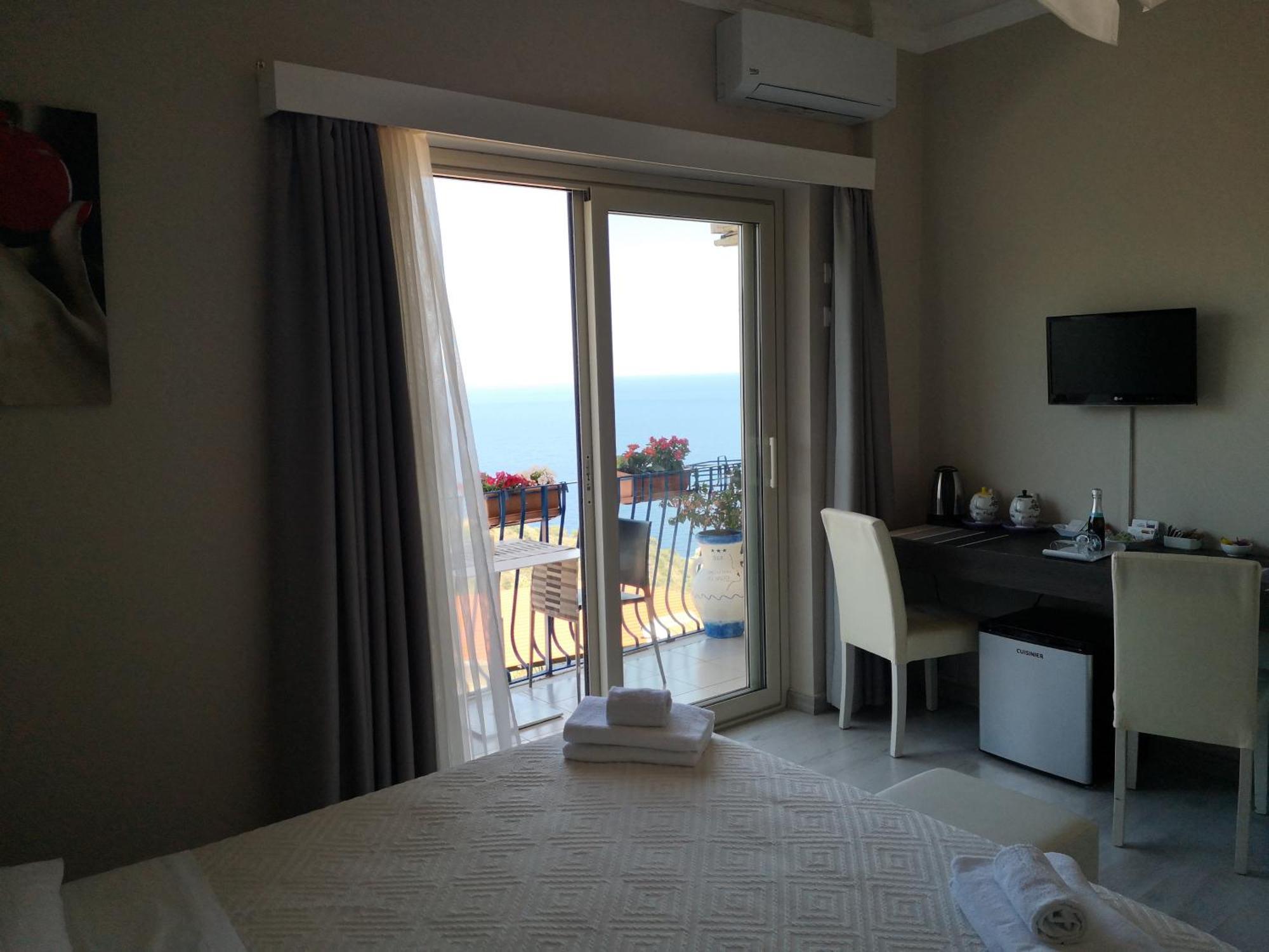 Athena Charming Rooms Таорміна Номер фото