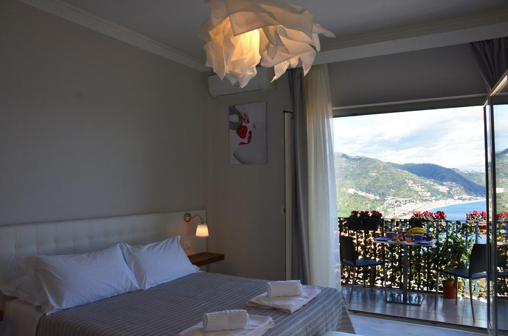 Athena Charming Rooms Таорміна Екстер'єр фото
