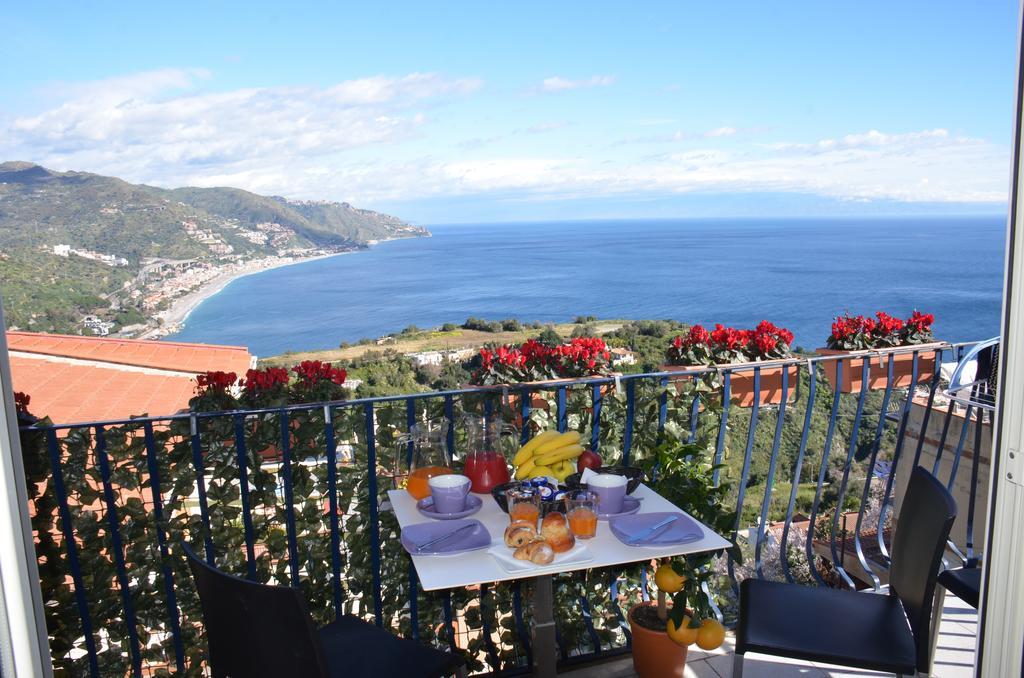 Athena Charming Rooms Таорміна Екстер'єр фото
