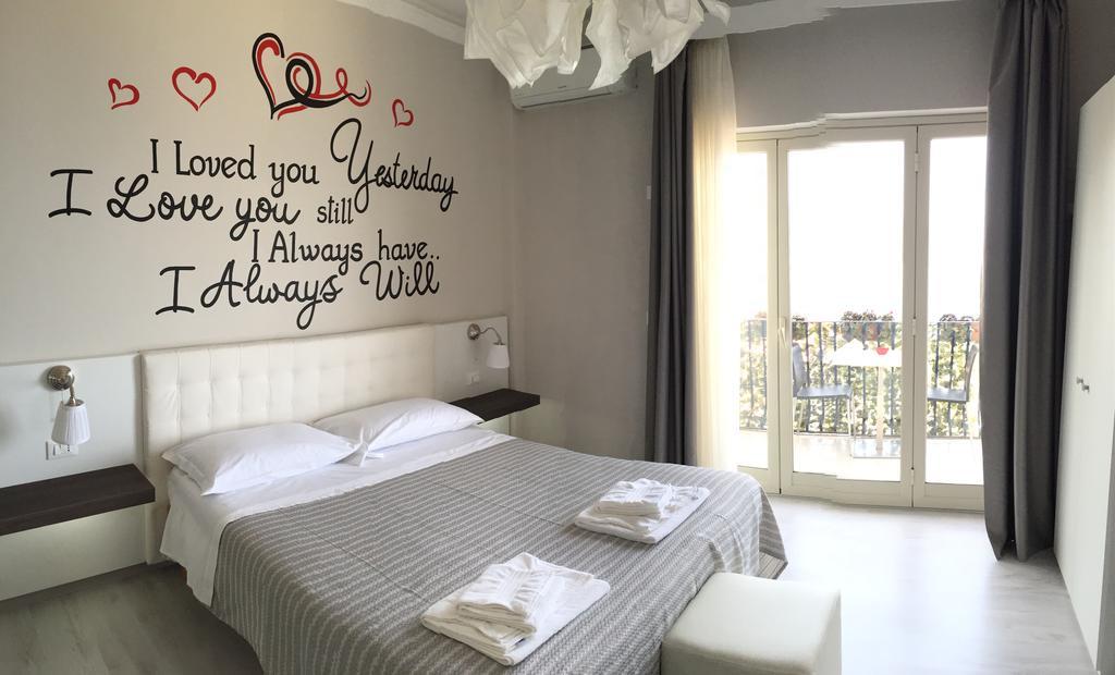Athena Charming Rooms Таорміна Екстер'єр фото